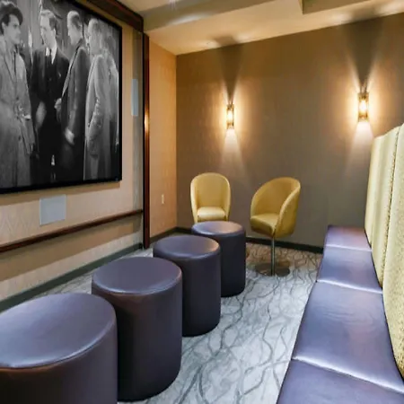Global Luxury Suites At Exchange